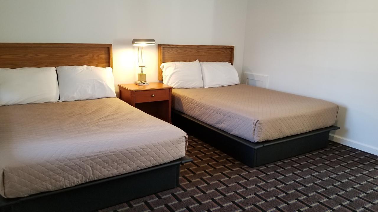 Budget Inn Breezewood Екстериор снимка