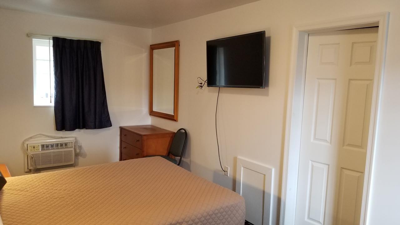 Budget Inn Breezewood Екстериор снимка