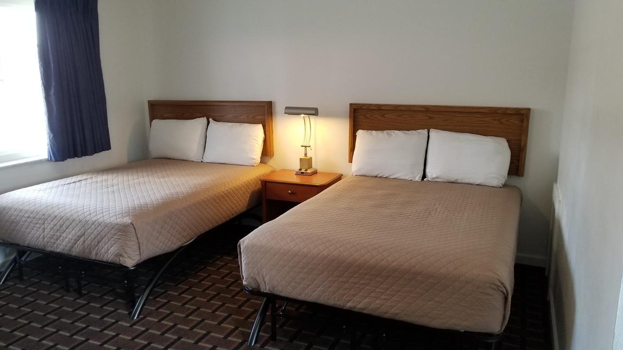 Budget Inn Breezewood Екстериор снимка