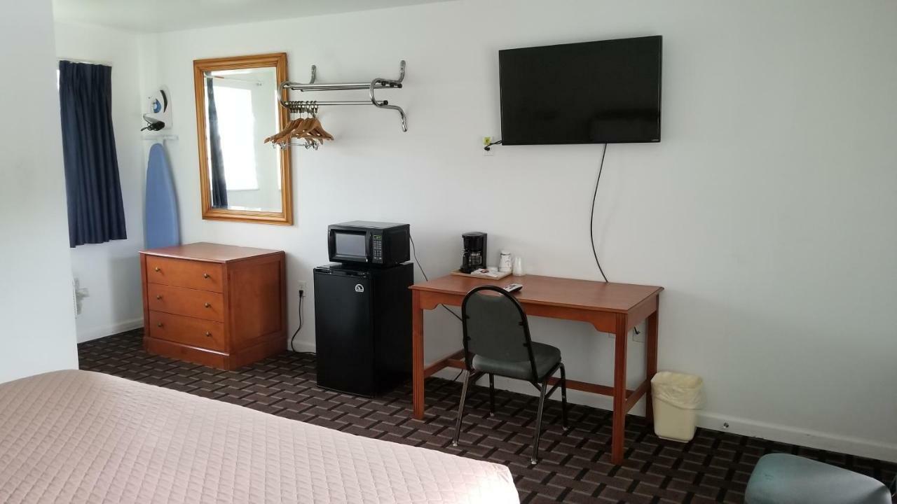 Budget Inn Breezewood Екстериор снимка