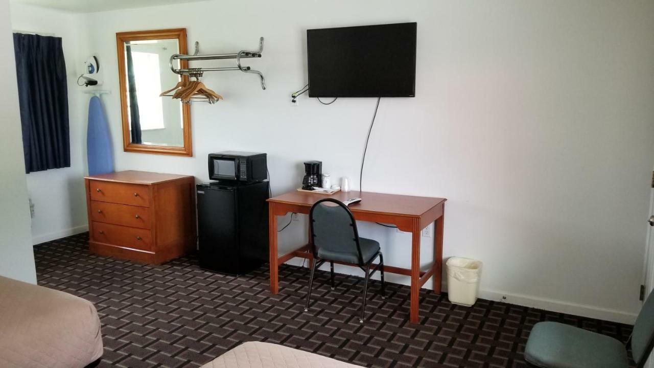 Budget Inn Breezewood Екстериор снимка